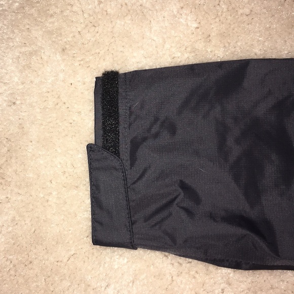 Helly Hansen black windbreaker - Picture 3 of 6